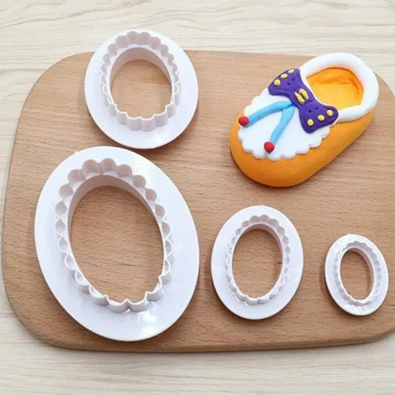 Emporte-pièces à Gâteaux Ovales en Plastique - Set de 4 Pièces emportepieces
