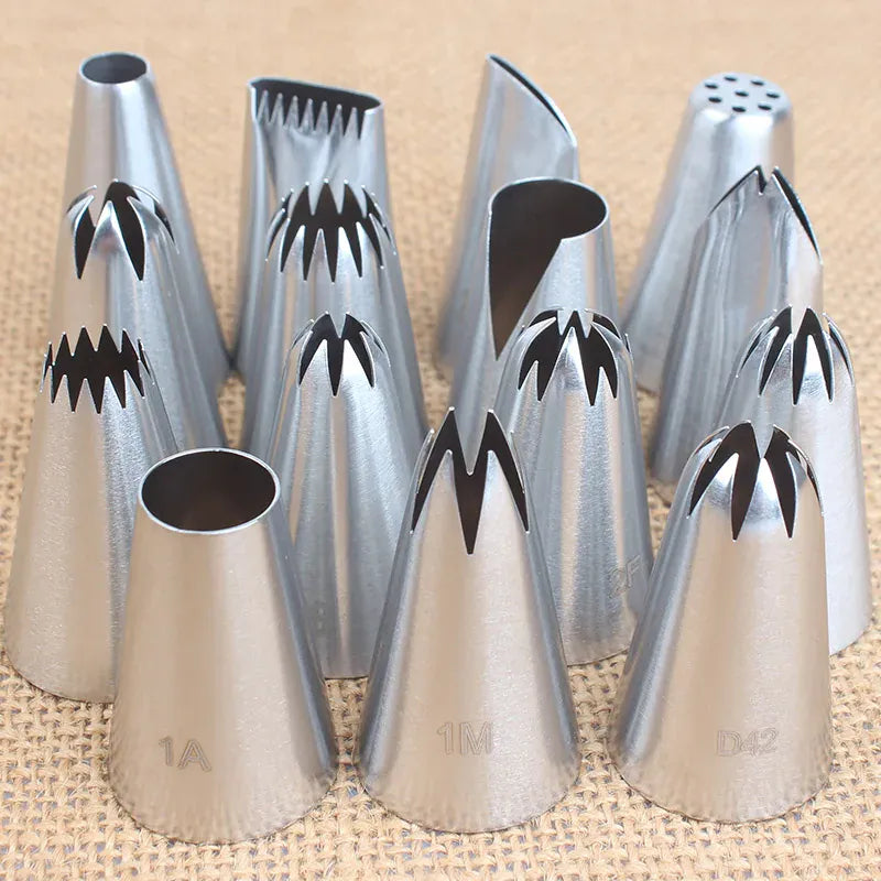 Set de 15 douilles à pâtisserie en acier inoxydable pour gâteaux et desserts douillepoche