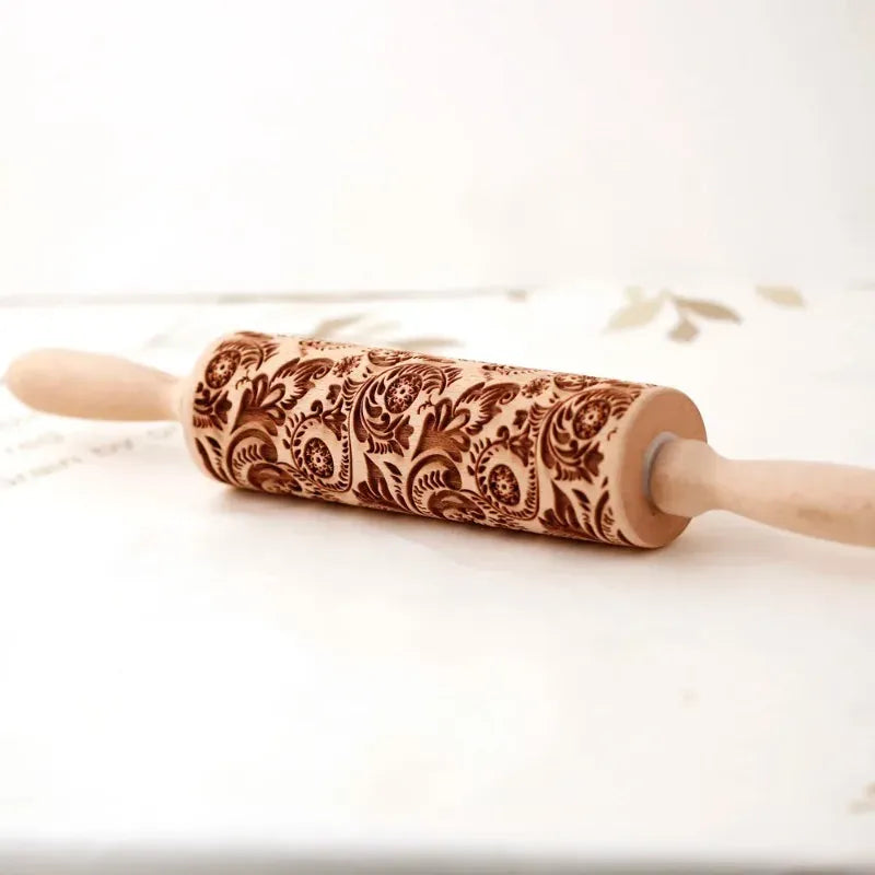 Rouleau à pâtisserie en bois rétro avec motifs gravés - Style européen rouleaupatisserie
