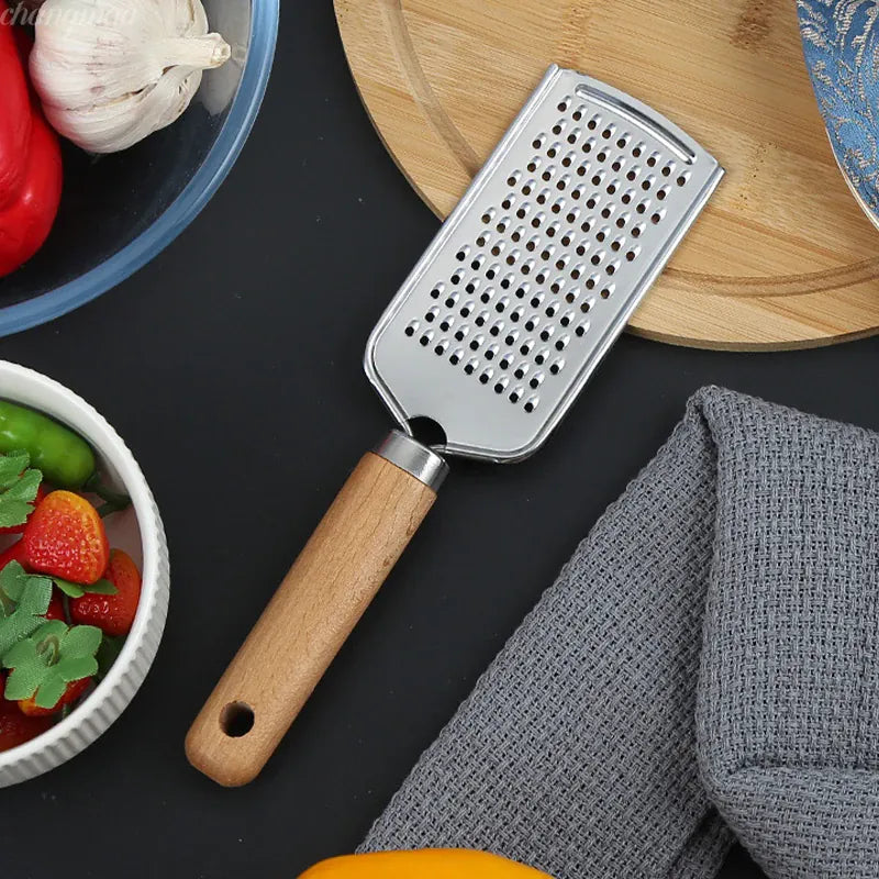 Râpe à Fromages et Légumes avec Poignée en Bois rape