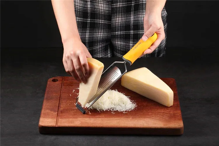 Râpe à Agrumes Inox avec Étui de Protection | Multifonctionnelle zesteur
