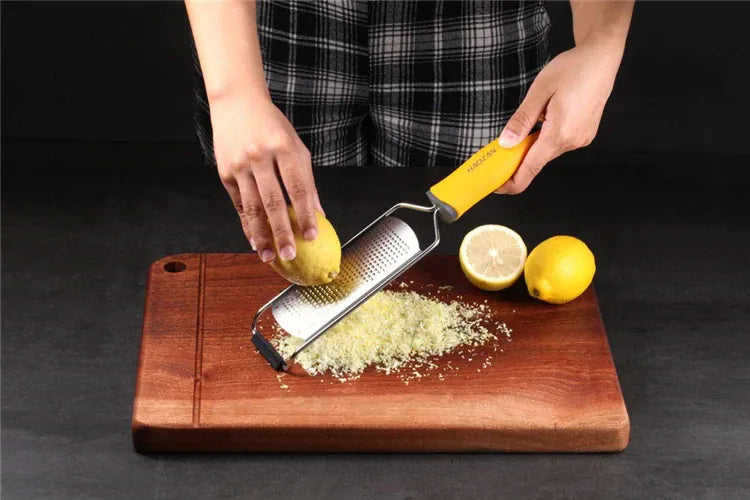 Râpe à Agrumes Inox avec Étui de Protection | Multifonctionnelle zesteur