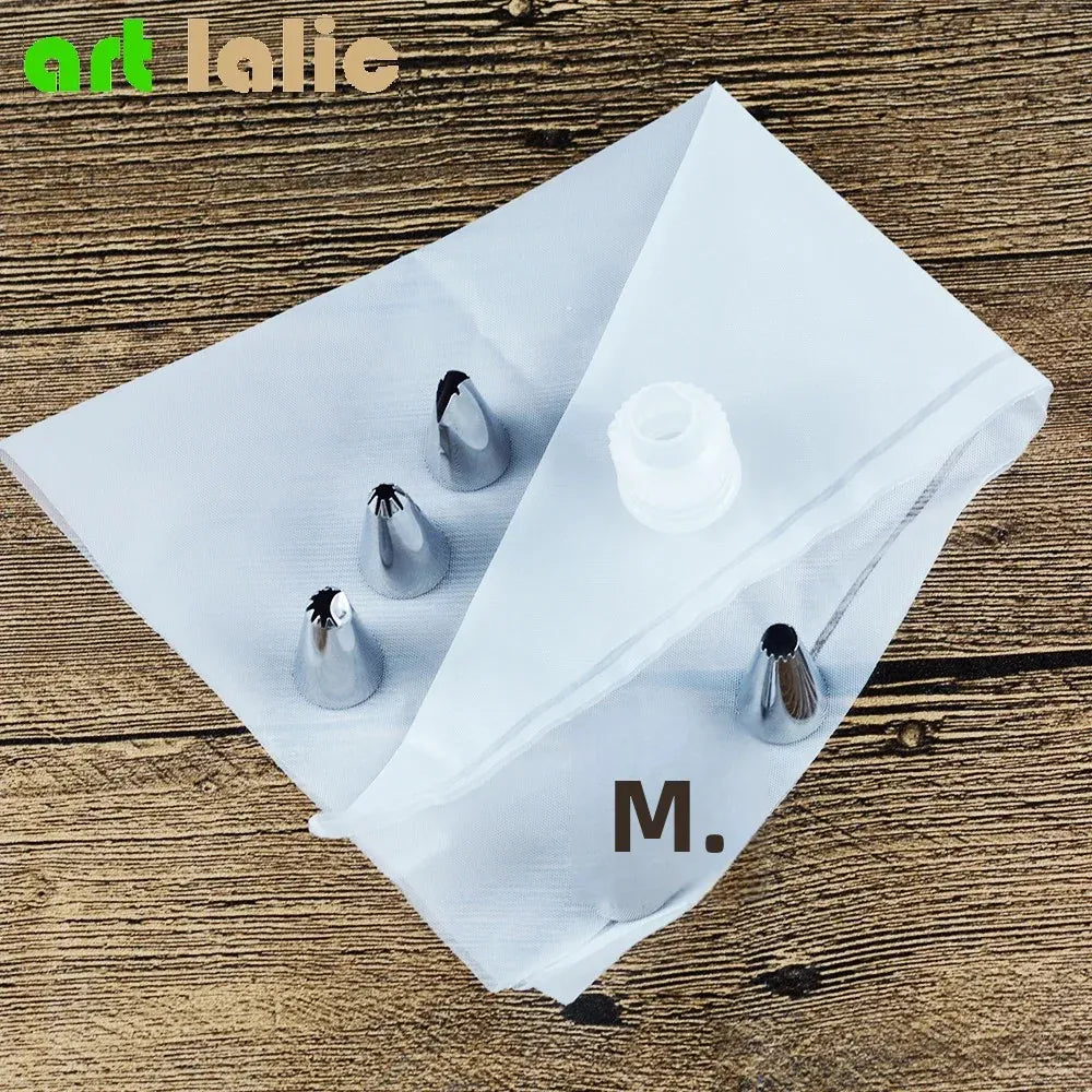 Set de 8 accessoires de pâtisserie en silicone et inox pour décoration de gâteaux douillepoche
