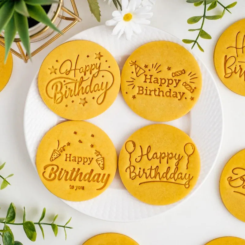 Emporte-pièces à biscuits "Joyeux Anniversaire" - Set de 6 pièces décoratives emportepieces