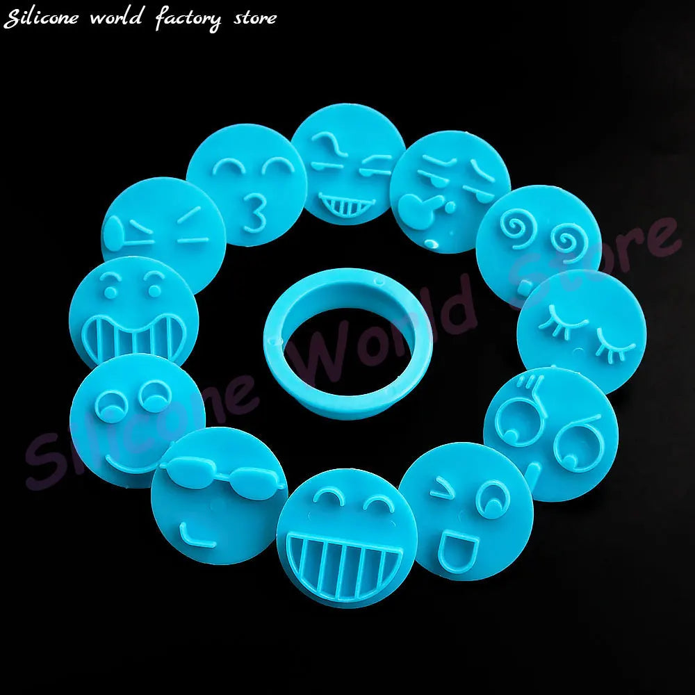 Emporte-pièce en silicone 13 pièces - Visages souriants pour pâtisserie emportepieces