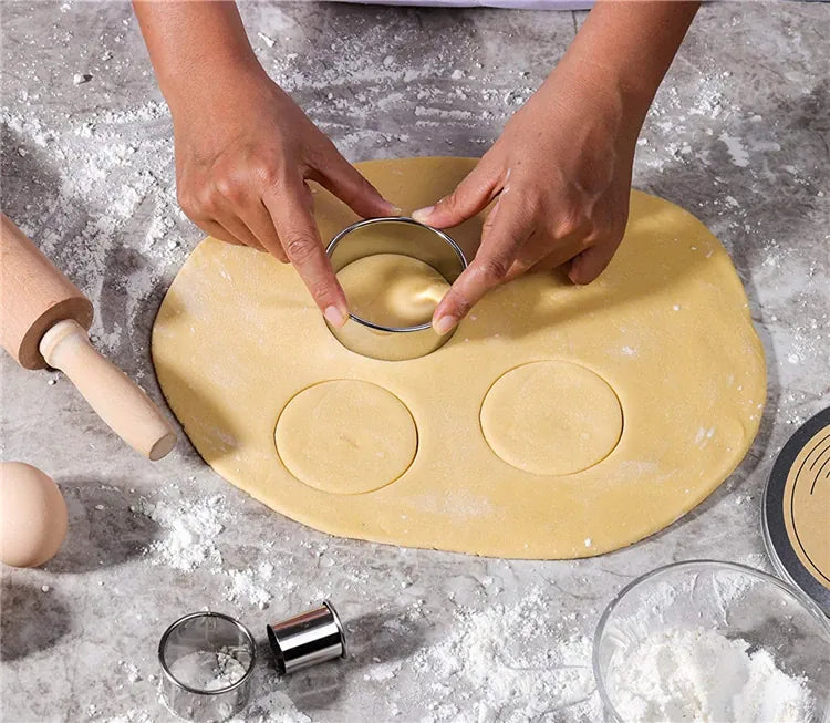 Set de 14 emporte-pièces en acier inoxydable pour biscuits et gâteaux emportepieces