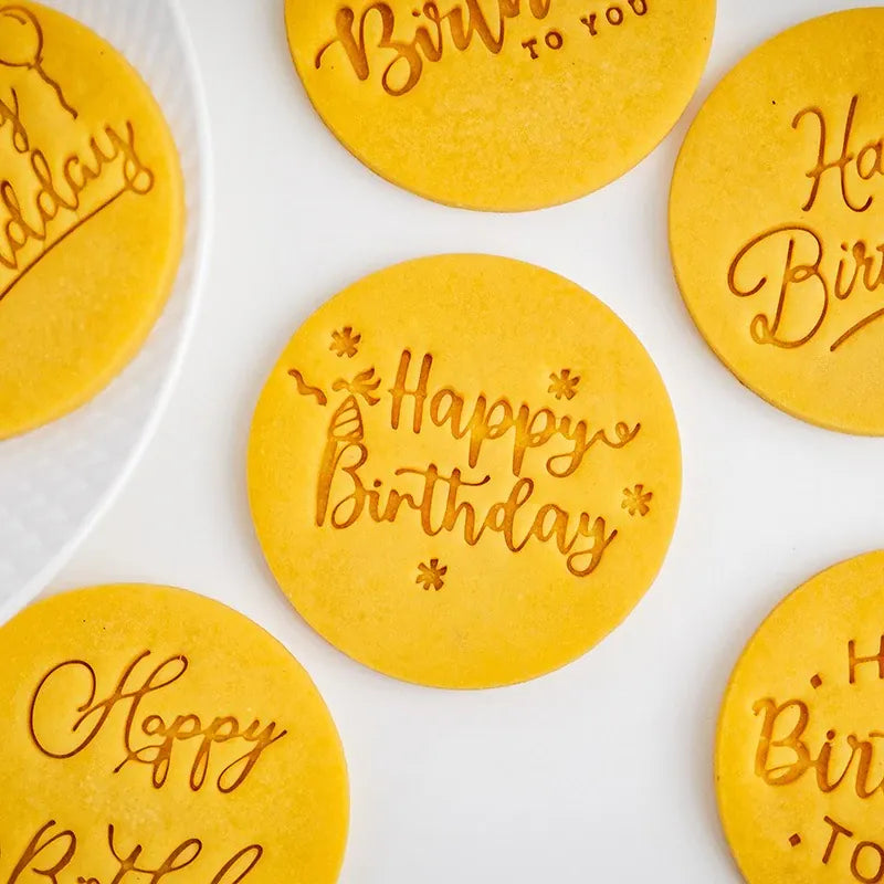 Emporte-pièces à biscuits "Joyeux Anniversaire" - Set de 6 pièces décoratives emportepieces