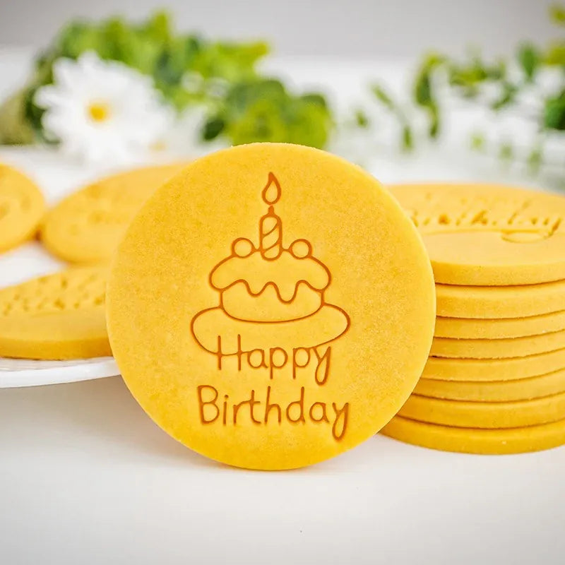 Emporte-pièces à biscuits "Joyeux Anniversaire" - Set de 6 pièces décoratives emportepieces