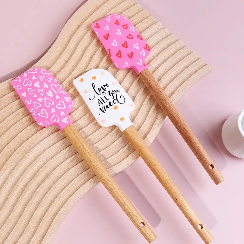 Spatule en Silicone Motifs Cœurs avec Manche en Bois spatule en silicone