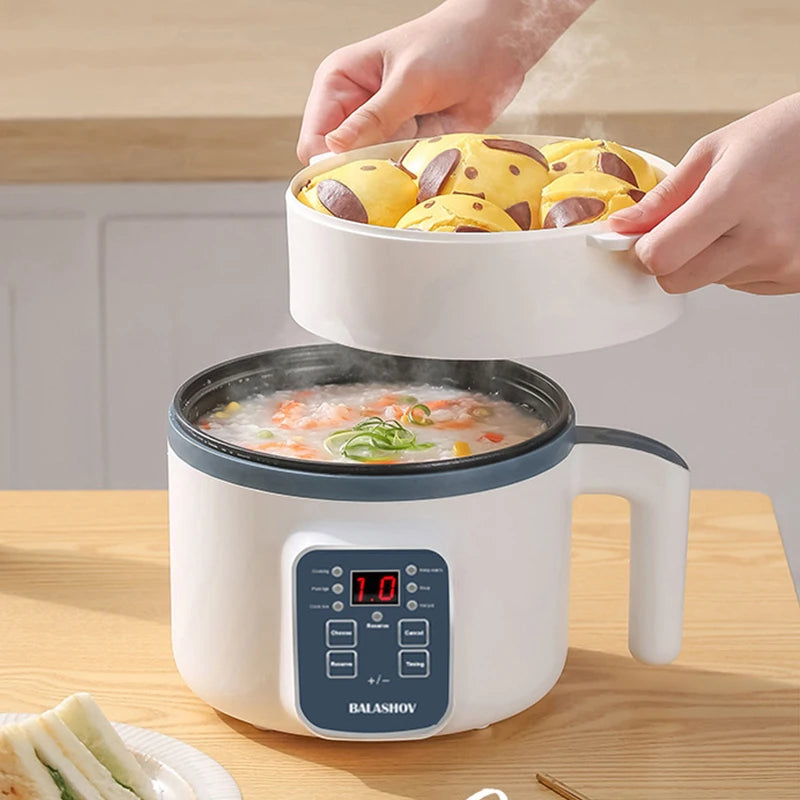 Étage vapeur avec brioches au-dessus d'un porridge