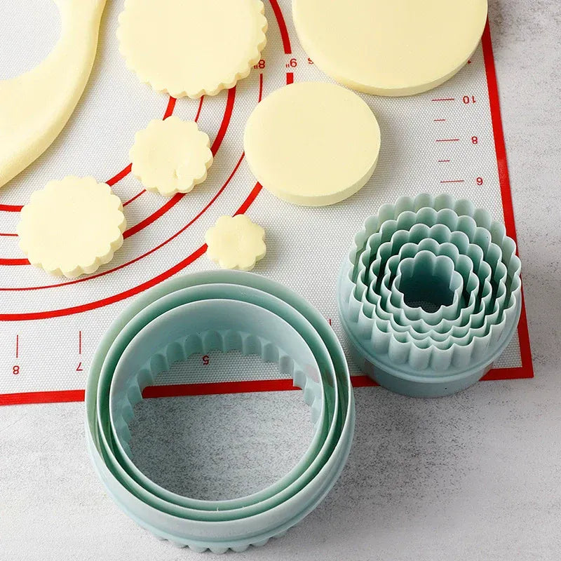 Ensemble de 8 Emporte-Pièces Ronds en Silicone Non-adhésif pour Pâtisserie emportepieces