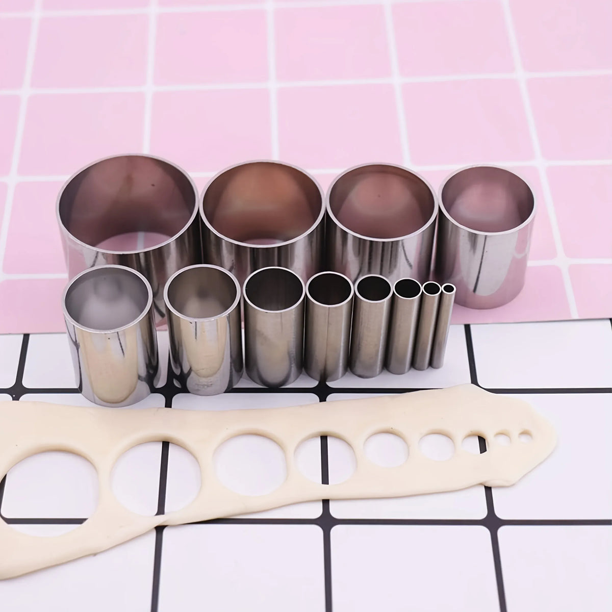 Emporte-pièces en acier inoxydable - Set de 12 outils cercles pâtisserie emportepieces