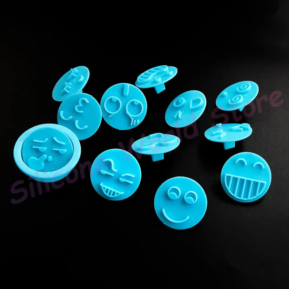 Emporte-pièce en silicone 13 pièces - Visages souriants pour pâtisserie emportepieces