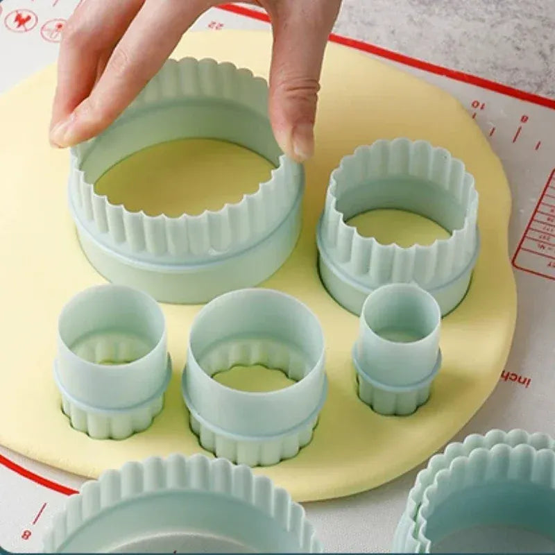 Ensemble de 8 Emporte-Pièces Ronds en Silicone Non-adhésif pour Pâtisserie emportepieces