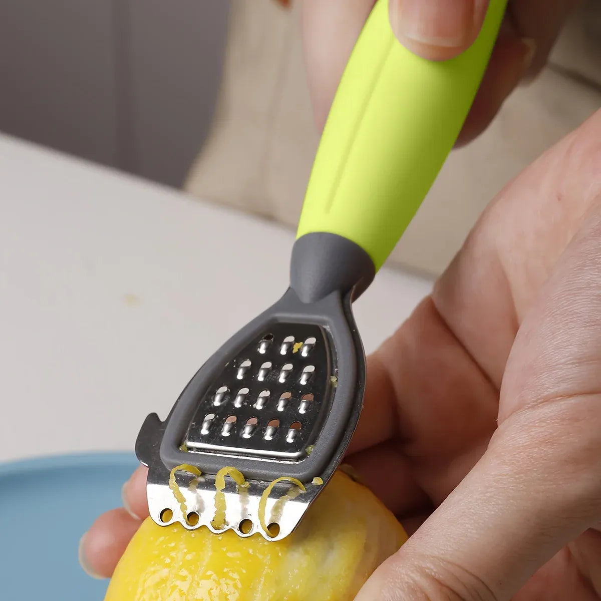 Zesteur Multifonction Inox avec Poignée Verte pour Agrumes zesteur