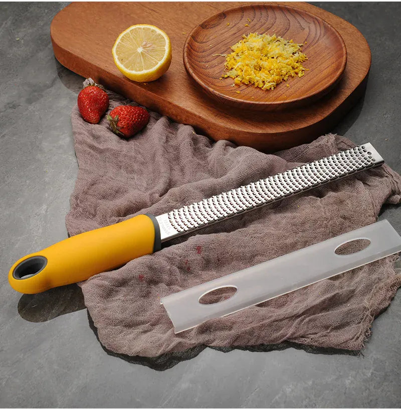 Zesteur en Inox pour Fruits et Fromage - 4 Lames Poignée Antidérapante zesteur