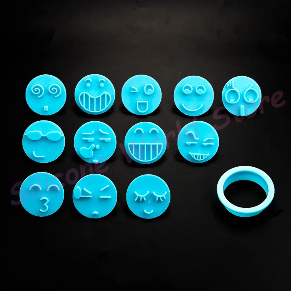 Emporte-pièce en silicone 13 pièces - Visages souriants pour pâtisserie emportepieces