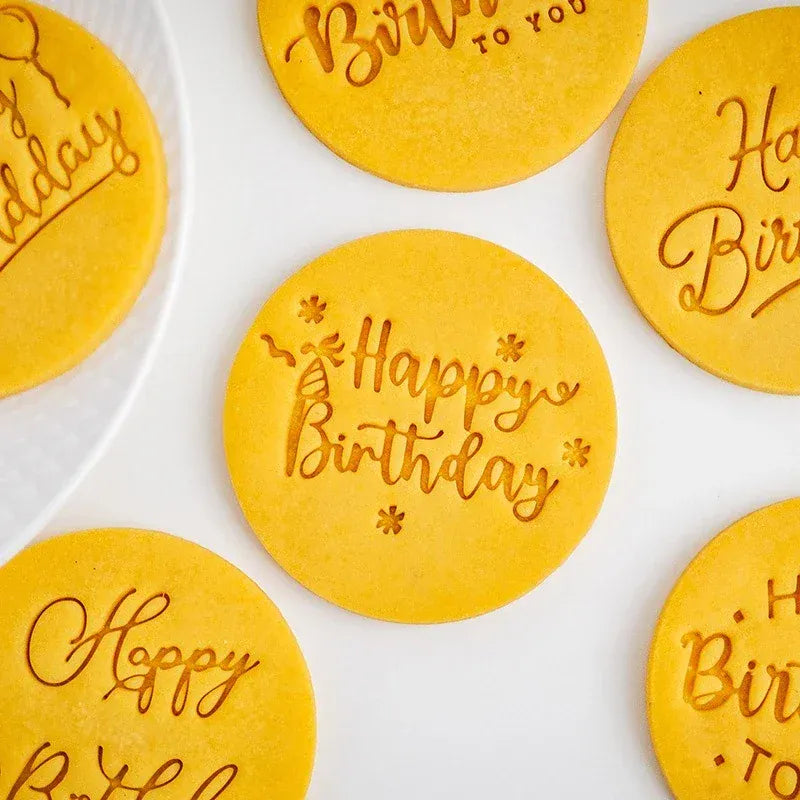 Emporte-pièces à biscuits "Joyeux Anniversaire" - Set de 6 pièces décoratives emportepieces