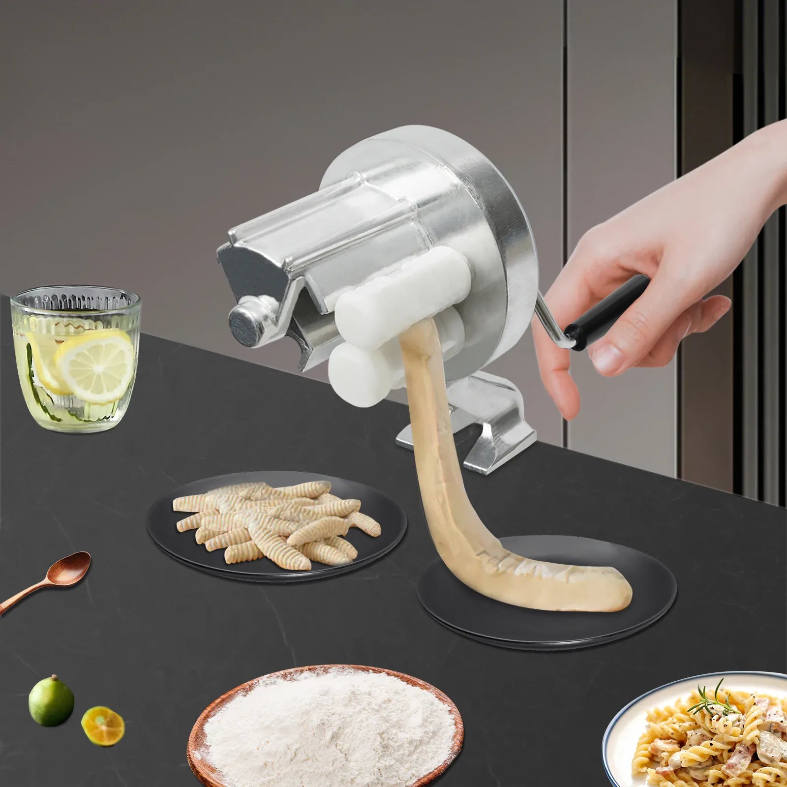 Machine à cavatelli manuelle en aluminium avec rouleaux blancs et manivelle noire