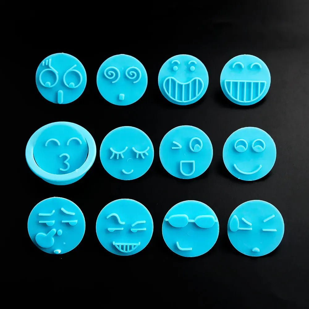 Emporte-pièce en silicone 13 pièces - Visages souriants pour pâtisserie emportepieces