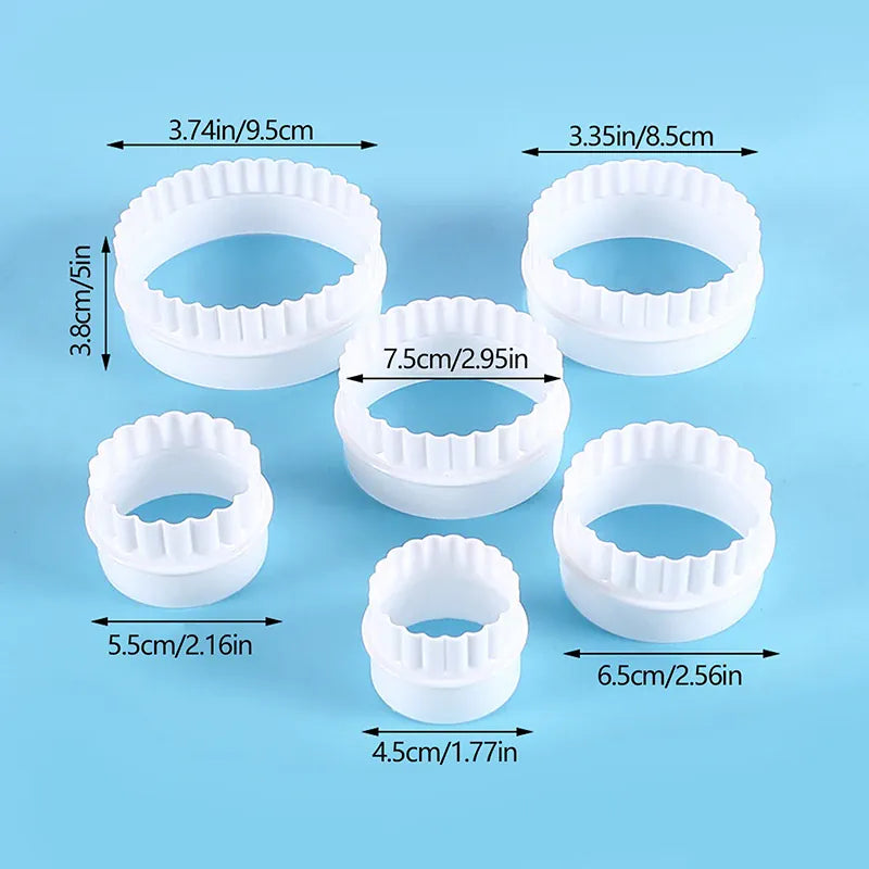 Emporte-pièces à biscuits ronds ondulés - Set de 6 en plastique blanc emportepieces