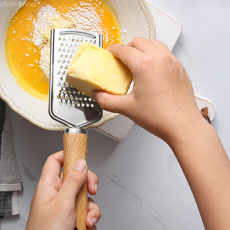 Râpe à Fromages et Légumes avec Poignée en Bois rape