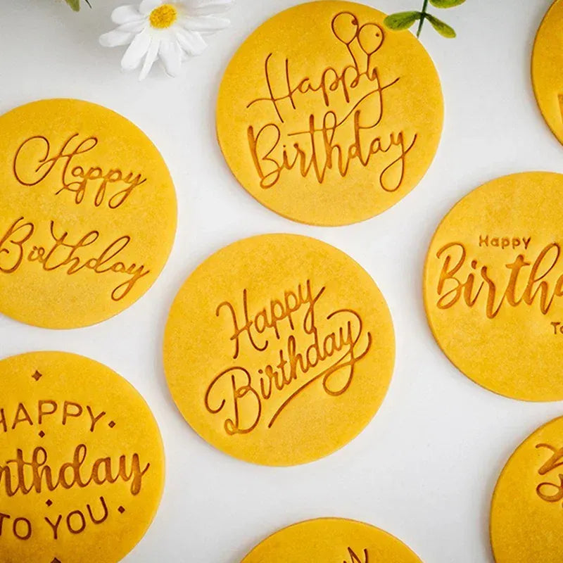 Emporte-pièces à biscuits "Joyeux Anniversaire" - Set de 6 pièces décoratives emportepieces