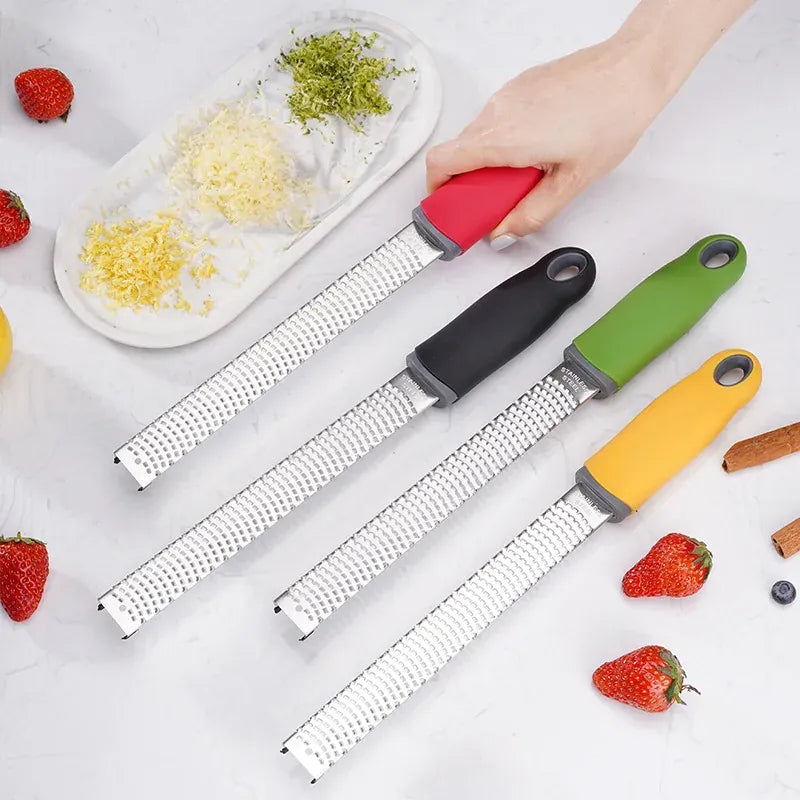 Zesteur en Inox pour Fruits et Fromage - 4 Lames Poignée Antidérapante zesteur