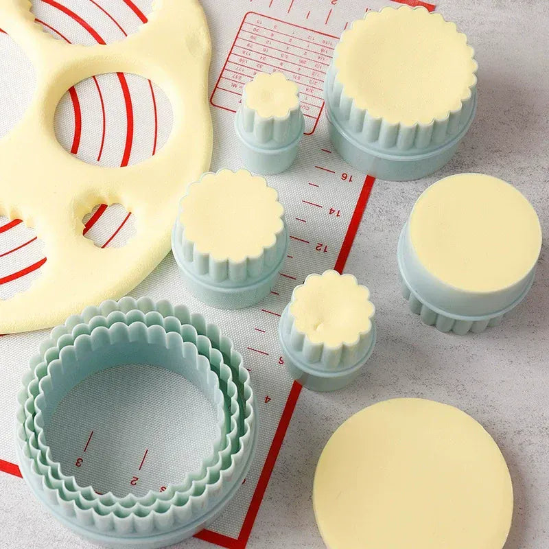 Ensemble de 8 Emporte-Pièces Ronds en Silicone Non-adhésif pour Pâtisserie emportepieces