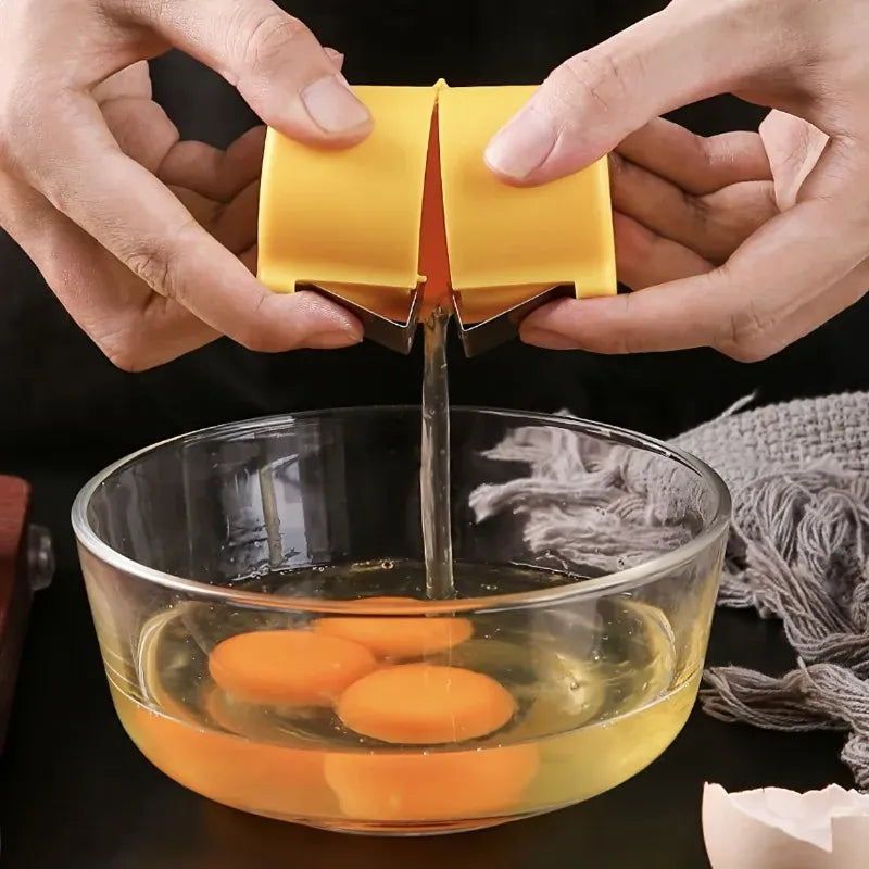 Ouvre-coquille d'œuf manuel refermé sur un œuf